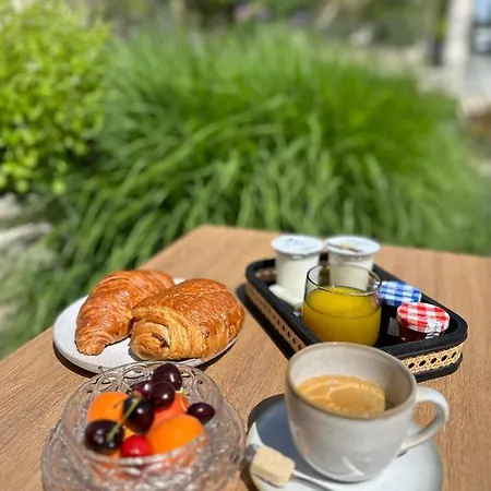 Logis De L'heroniere Salles-sur-Mer