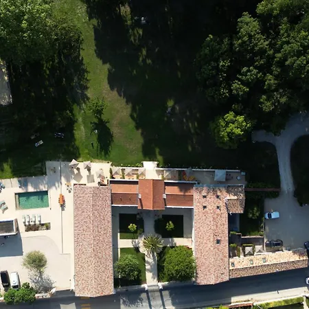 Hotel Logis De L'héronière