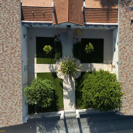 Logis De L'héronière Hotel