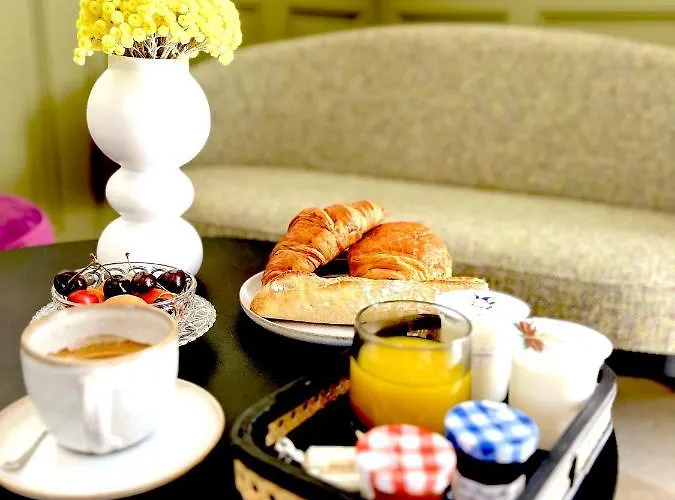 Logis De L'heroniere Hotel